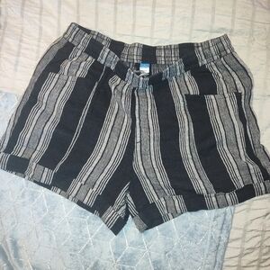 Old Navy Small Linen Striped Shorts with Pockets